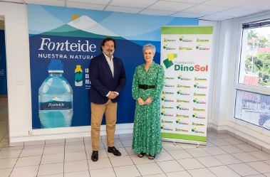 El director general de Fonteide en Canarias, Fernando Bustamante junto a la directora de la Fundación DinoSol, Virginia Ávila